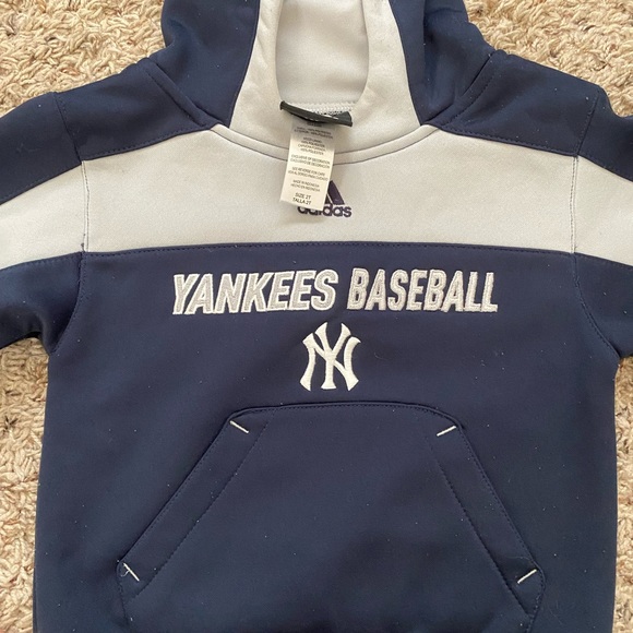 Boys 2T Adidas Yankee sweatshirt - Picture 6 of 6